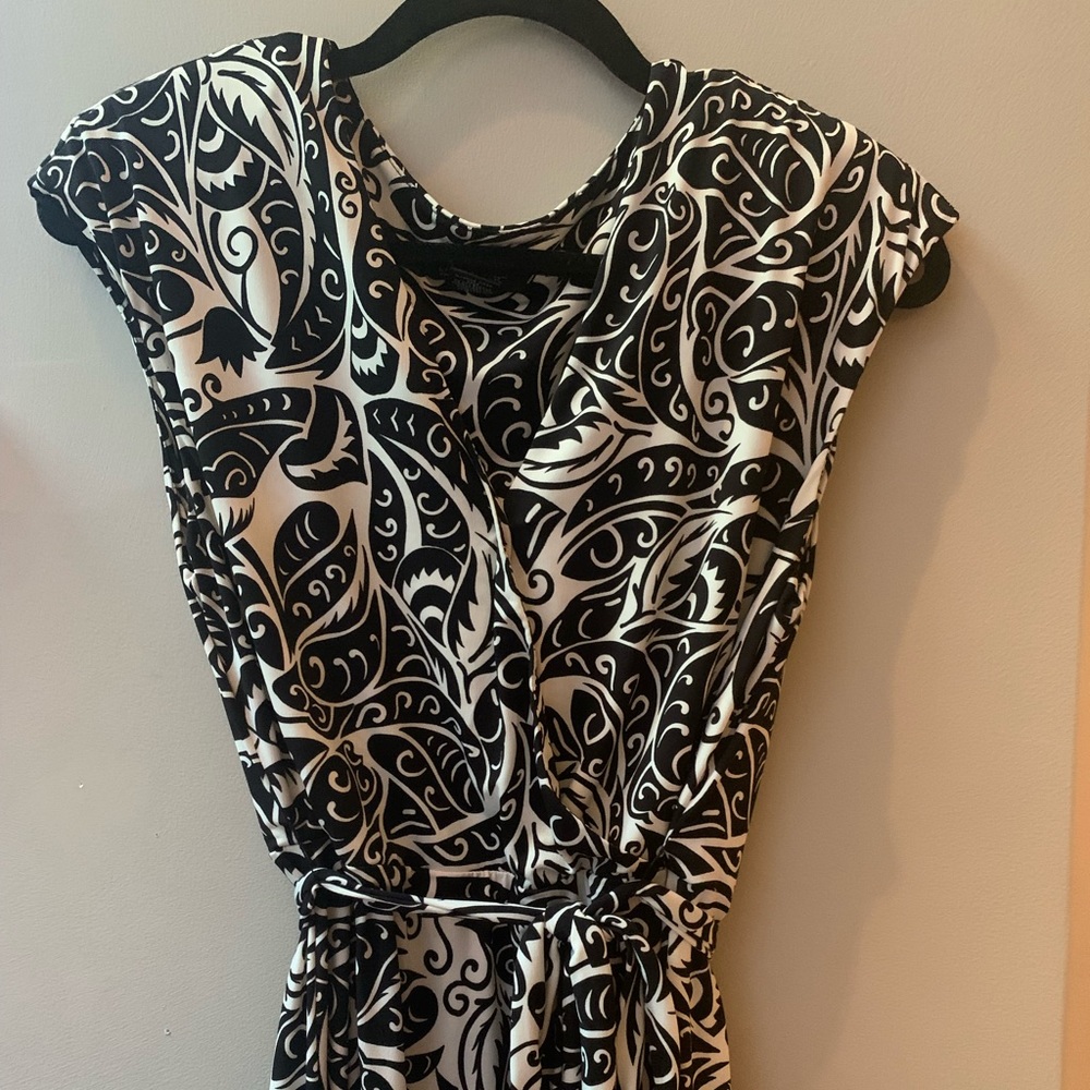 Size 16 Glamour Black & Cream/off-white dress.